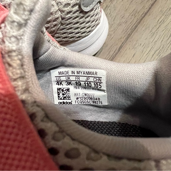 BRAND NEW Adidas shoes Size 4 Baby/Walker - Picture 4 of 4